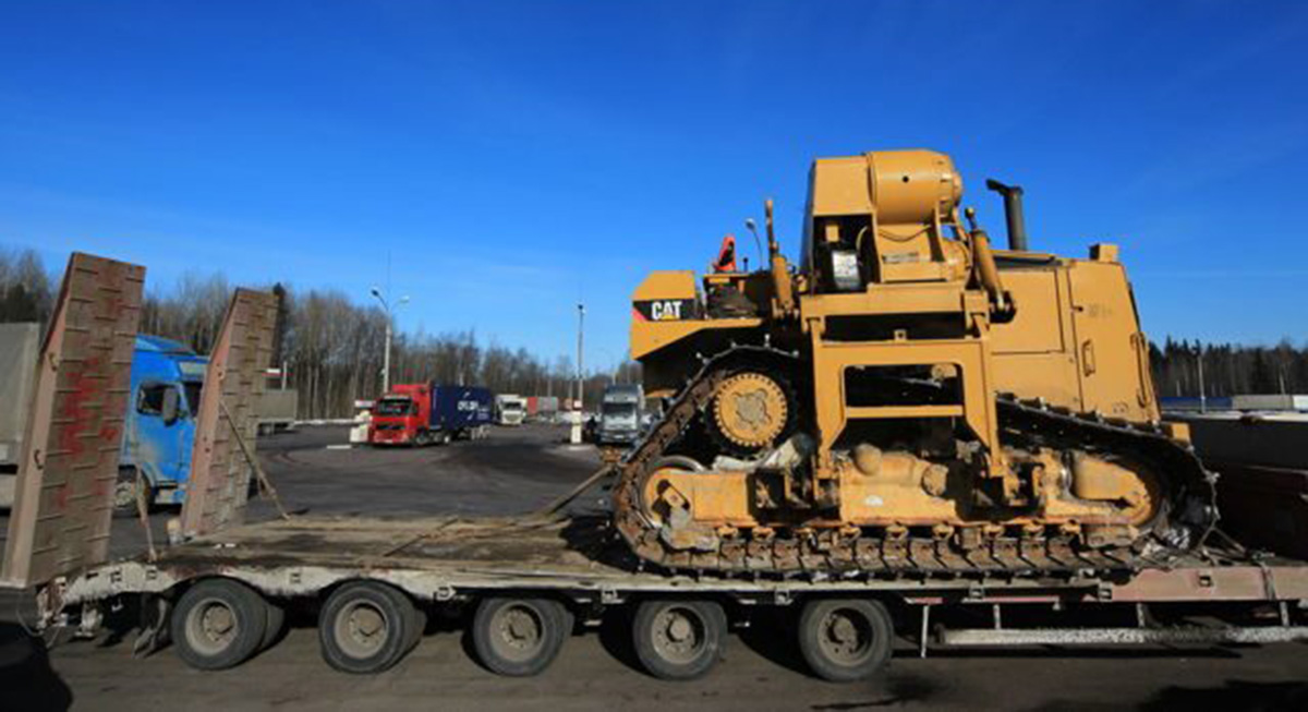 Перевозка трубоукладчиков в Москве 